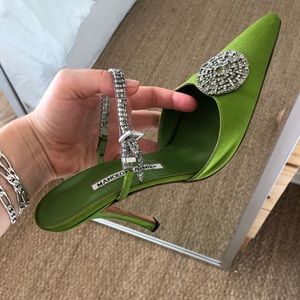 Manolo Blahnik green satin beautiful pointy heels